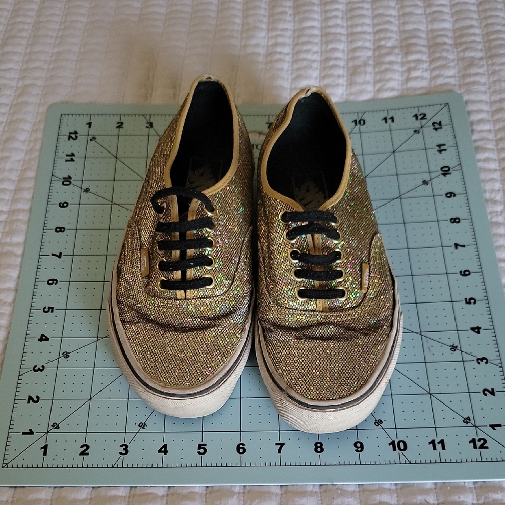 Kids Glitter Low-Top Sneakers in Gold